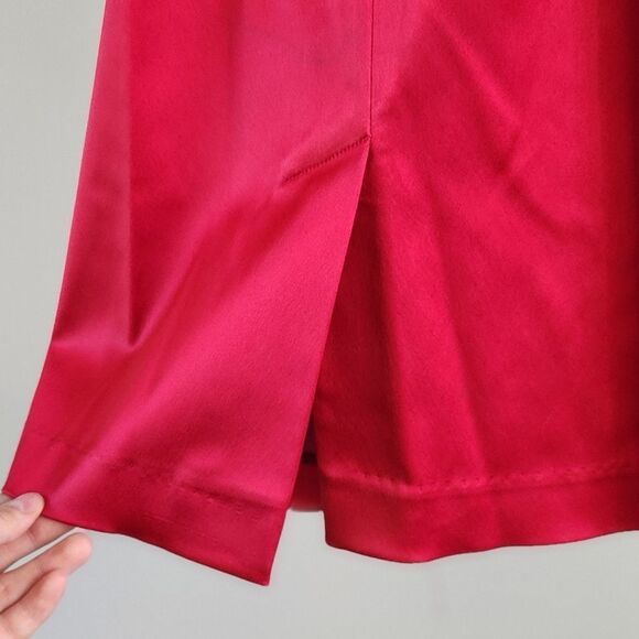 Crimson Elegance Pleated Lapel Skirt Suit - Picture 9 of 11